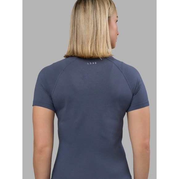 LSKD AeroFLX+ Seamless Tee Night Shadow Workout Shirt Womens Medium NWT NEW - Picture 3 of 16